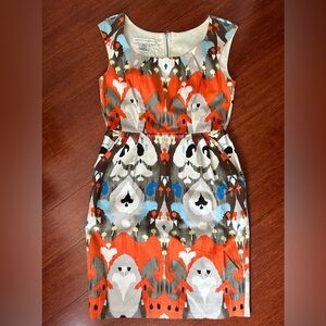 Colorful classic silhouette dress with pockets